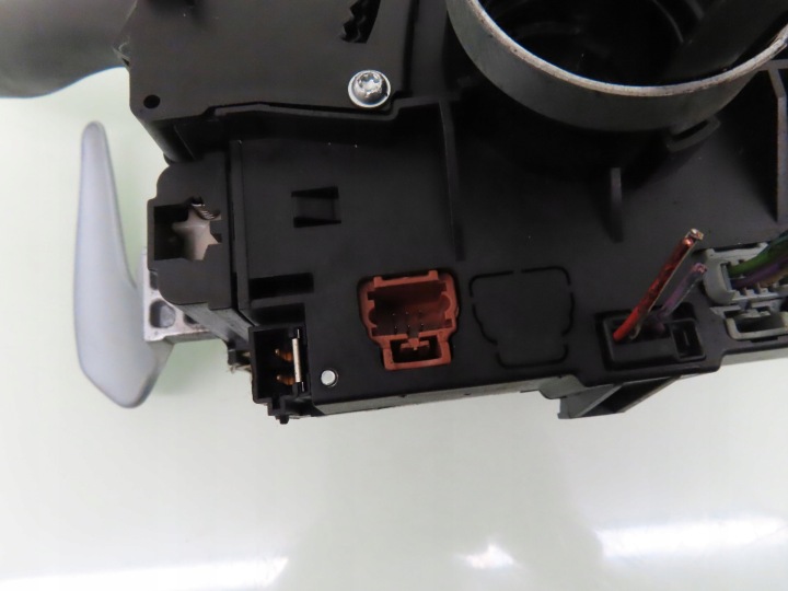 COMMUTATEUR COMPOSITE CITROEN C2 96488224XT COM2002