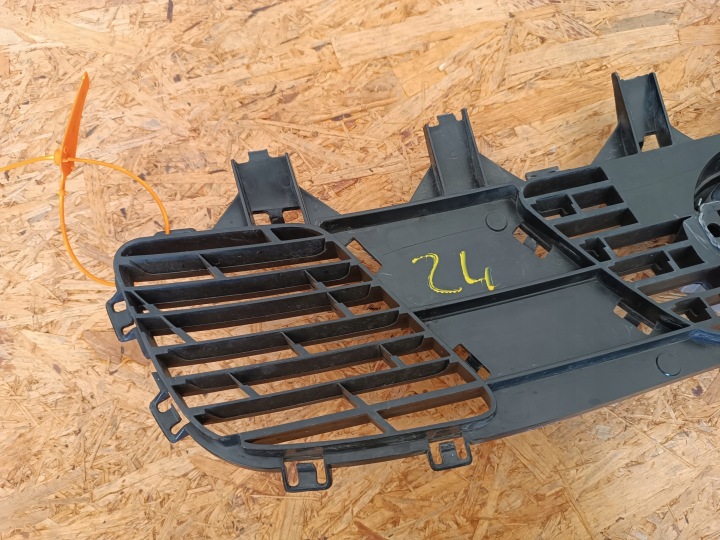 GRILLE GRILLE CALANDRE PARE-CHOCS AVANT 623142X800 NISSAN TERRANO II LIFT 03-