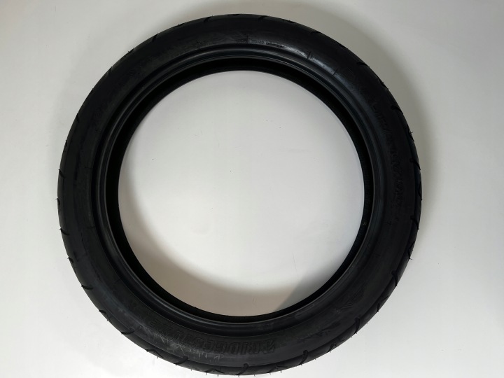 PNEU MOTOCYCLETTE BRIDGESTONE EXEDRA G701 110/90ZR17 M/C 62H TT ANNÉE 2005