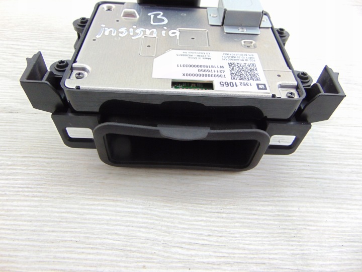 OPEL INSIGNIA B CHARGEUR INDUKCYJNA 13521065