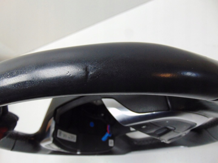 VOLANT CUIR MULTIFONCTION CITROEN C4 II B7 96754519ZD
