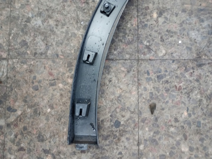 11A853818C MOULURE GARDE-BOUE DROIT ARRIÈRE VW ID4