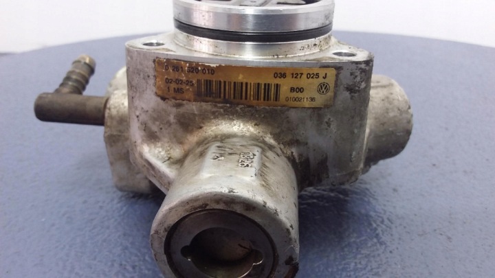 VW GOLF IV 1.6 FSI POMPE CARBURANT HAUTE PRESSION 036127025J 0261520010