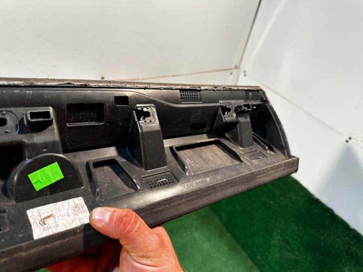VOLVO XC60 II MOULURE PORTES GAUCHE ARRIÈRE ARRIÈRE GAUCHE 31440296