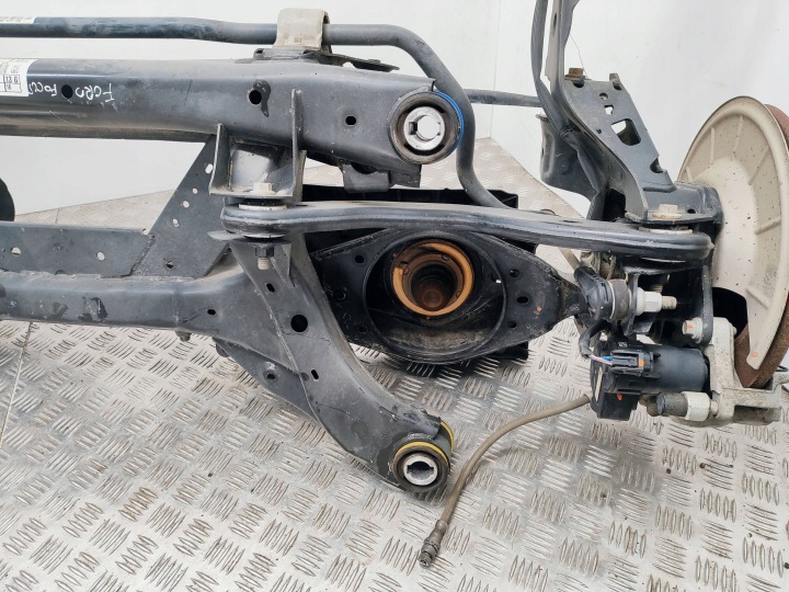 POUTRE ARRIÈRE FORD FOCUS JX612D250BED