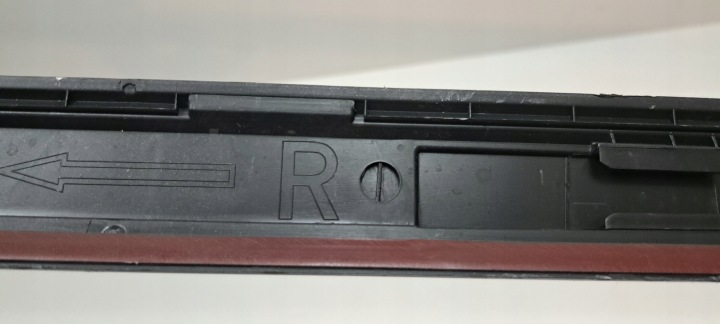 AUDI A4 B8 MOULURE SEUIL DROITE 8K0854932A