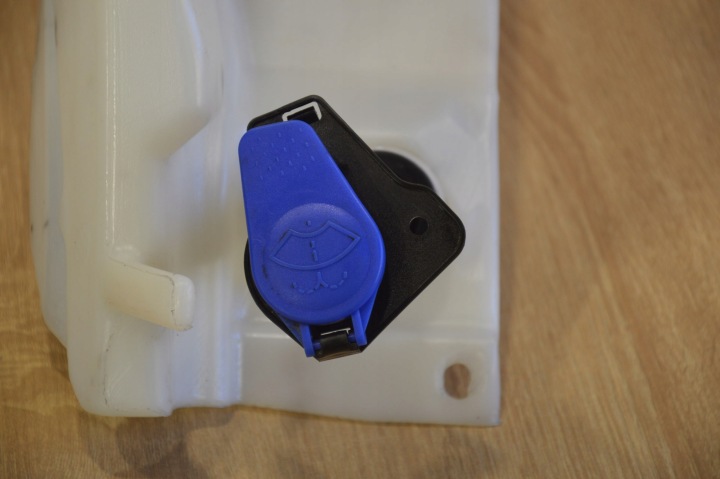 RÉSERVOIR LAVE-GLACES JAGUAR XF X250 3.0D