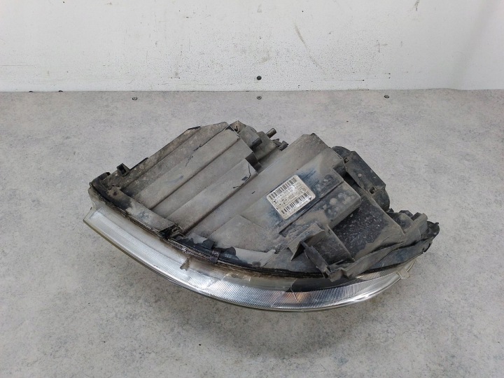 PHARE AVANT DROITE MERCEDES-BENZ CLASSE B W245 A1698201861 0301220202