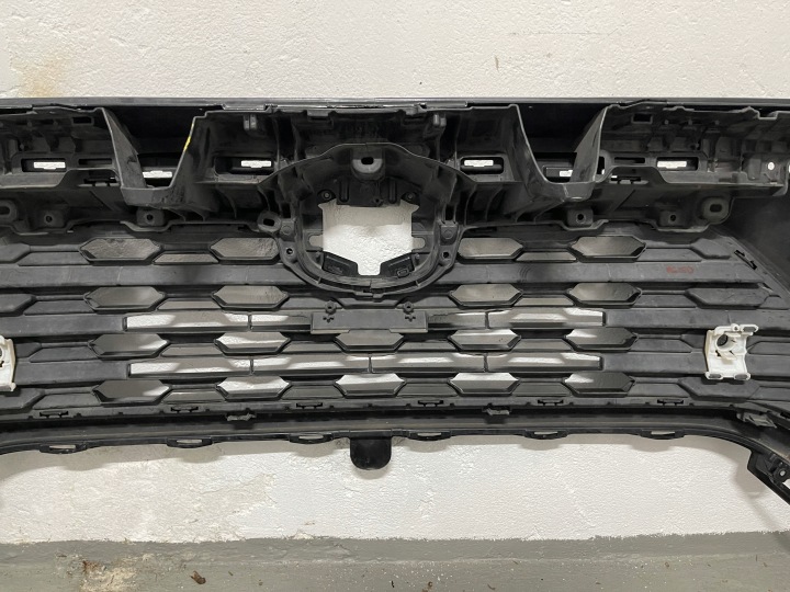 PARE-CHOCS AVANT AVANT TOYOTA RAV4 V 18-