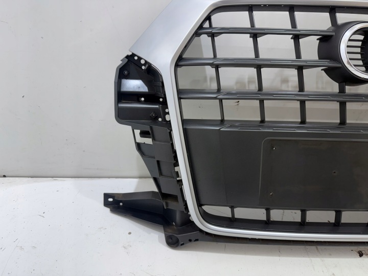 AUDI Q3 8U LIFT GRILLE CALANDRE PARE-CHOCS EN BON ÉTAT