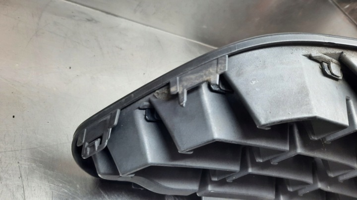 CALANDRE CALANDRE 31386519 VOLVO XC60 LIFT 13-18R R-DESIGN ENDOMMAGÉ