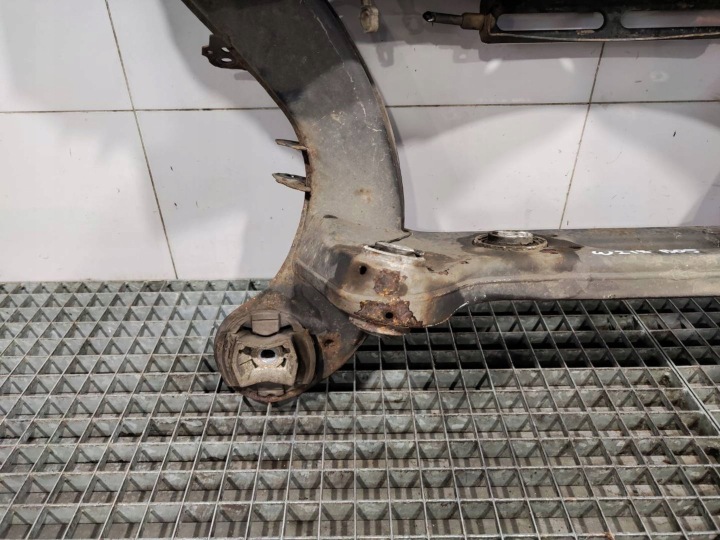 CHÂSSIS CHÂSSIS ARRIÈRE TRAVERSE BERCEAU POUTRE AXE MERCEDES CLS W218 C218 2183504300