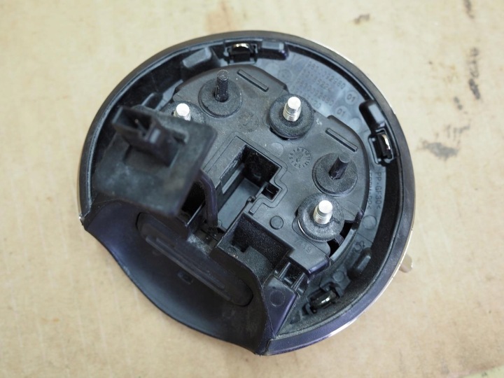 EMBLÈME COUVERCLES DE COFFRE POIGNÉE OPEL CORSA F 39185120