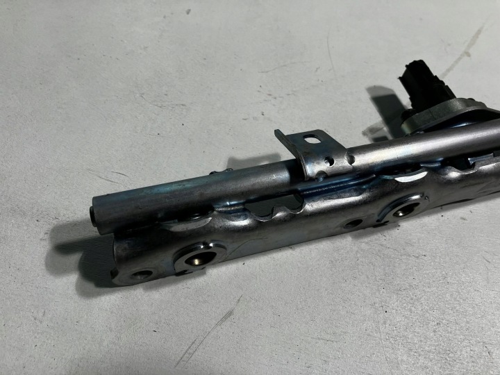 RAV4 V CAMRY VIII 2.5 HYBRIDE MOULURE INJECTION CAPTEUR 89458-33030