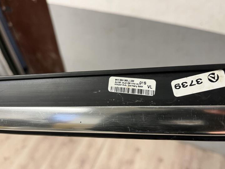AUDI A4 B8 8K0 MOULURE RACLOIR PORTES GAUCHE AVANT 8K0853283J
