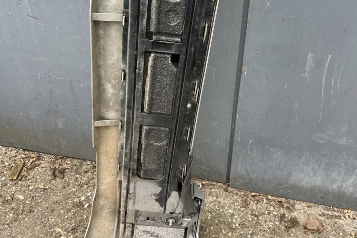PARE-CHOCS ARRIÈRE AUDI 100 (5000) 2108800725 GASOLINE 1999