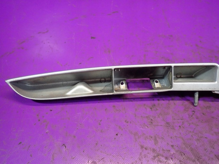AUDI A4 B5 BERLINE 94-99 MOULURE ARRIÈRE COUVERCLES DE COFFRE 8D5827576B LY7M
