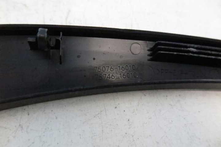 MOULURE PROTECTION REVÊTEMENT PORTES GAUCHE ARRIÈRE TOYOTA COROLLA CROSS 75076-16010