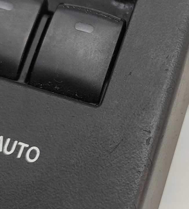 TOYOTA AURIS E180 2013 AVANT CÔTÉ GAUCHE BOUTONS VITRE