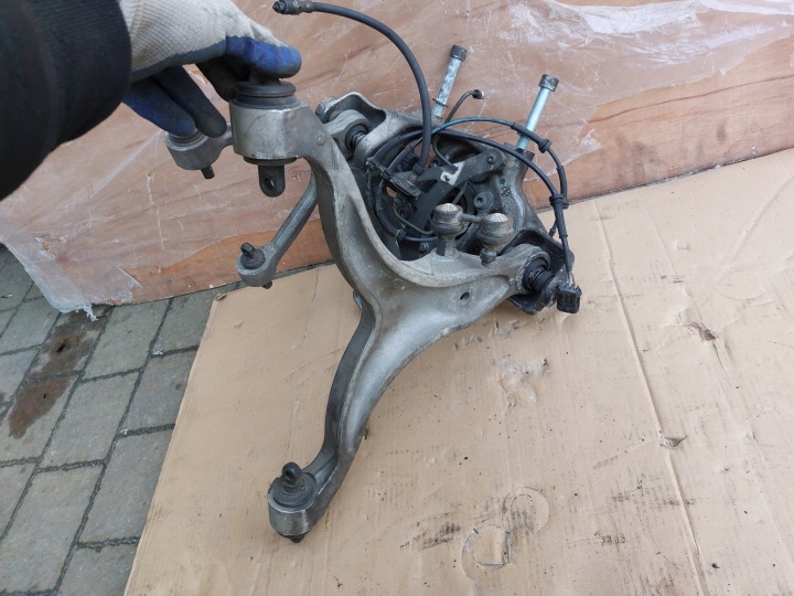 ROTULE DE DIRECTION BRAS DE SUSPENSION DROIT AVANT FERRARI 612 SCAGLIETTI F137 04R