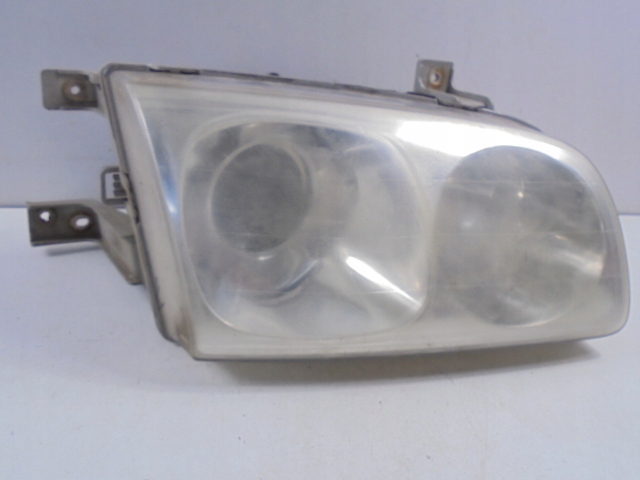 HYUNDAI TRAJET FO PROJECTEUR DROIT 5D