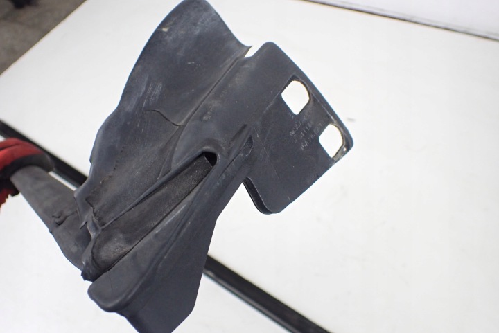 CL W216 MOULURE RACLOIR GAUCHE ARRIÈRE A2166700138