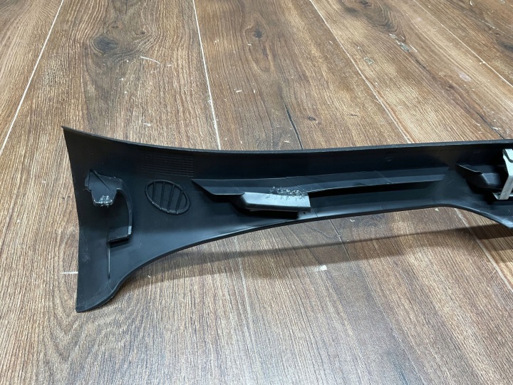 MERCEDES-BENZ E W213 2019 AVANT CÔTÉ DROITE MOULURE SEUIL AVANT