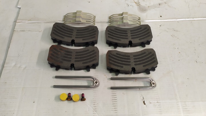 PLAQUETTES FREIN MAN TGA TGS TGX TGM SAF 5130570084