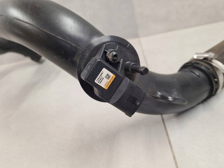 FIL TUYAU TUYAU ÉCHANGEUR D'AIR DE SURALIMENTATION INSIGNIA A 2.0 TURBO 250KM