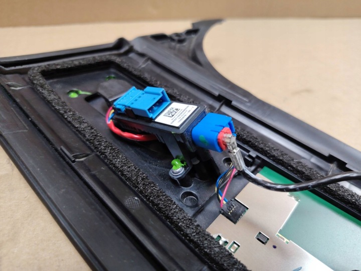 TESLA Y PROTECTION MONTANTS B GAUCHE CÔTÉ 1516255-00-E