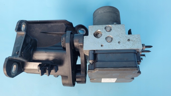 MERCEDES W218 CLS 350 POMPE DE FREIN ABS A2124310348