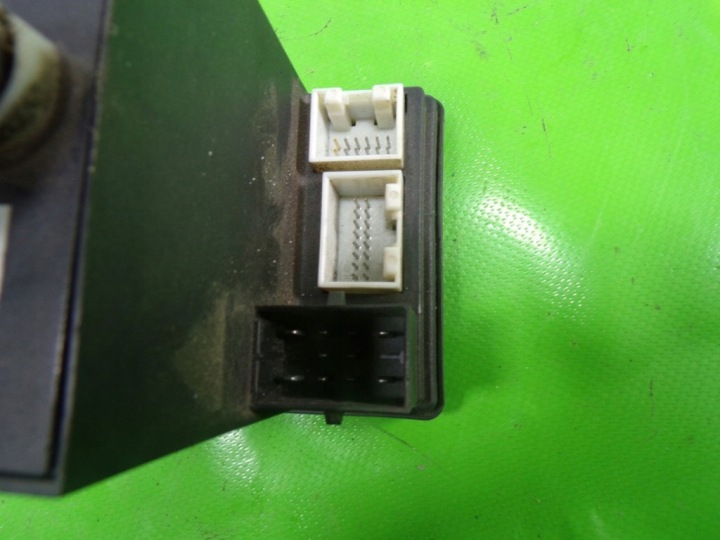 AUDI A4 B5 POMPE CENTRAL SERRURE 8L0862257D