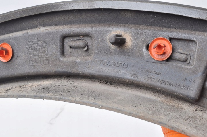 VOLVO XC90 I MOULURE REVÊTEMENT GARDE-BOUE DROIT ARRIÈRE LIFT 30779580