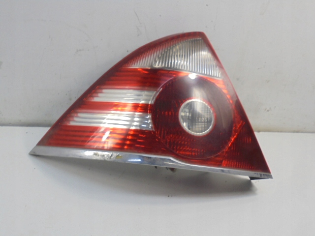 FORD MONDEO MK3 05-07 PHARE ARRIÈRE GAUCHE BERLINE 5D LIFT 20-210-01035
