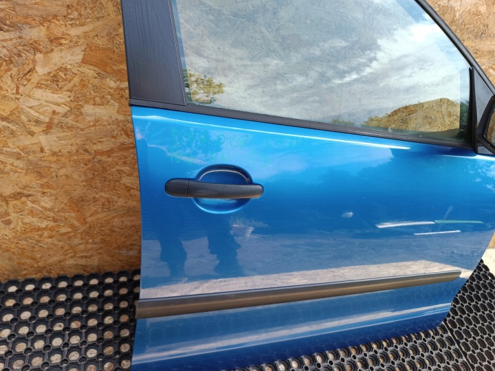 VW POLO 9N 5D LA5M PORTES AVANT DROIT DROIT