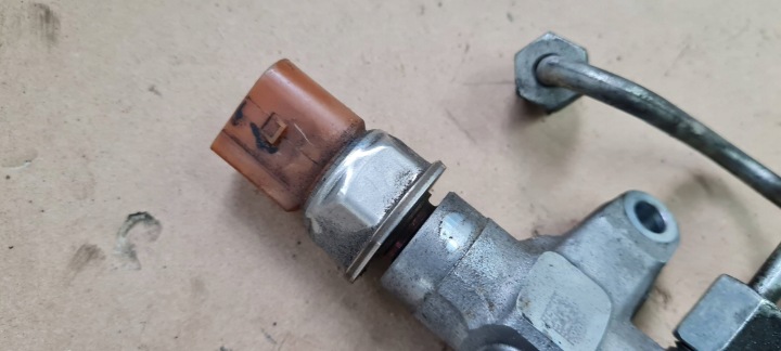 Q5 8R MOULURE CARBURANTS INJECTION CAPTEUR 2.0 TDI 03L130089Q A4 B8 A5