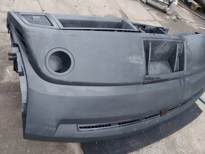 PLANCHE CONSOLE COCKPIT VOLKSWAGEN OE 7E1857051