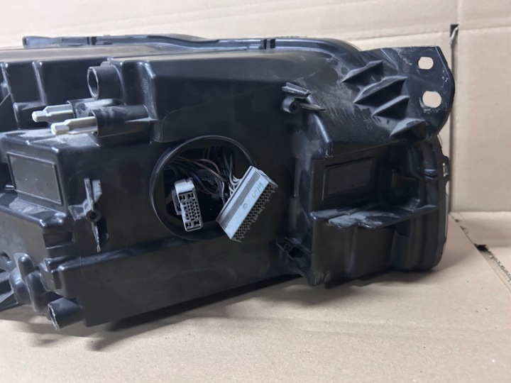 PHARE DROITE VOLVO XC40 MID LED COMPLET
