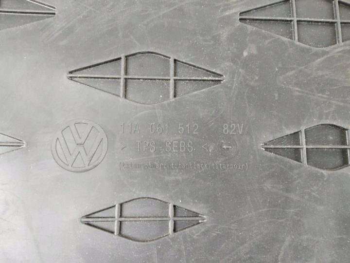 2021 VOLKSWAGEN ID.4 TAPIS DE SOL AUTOMOBILE 11B061502