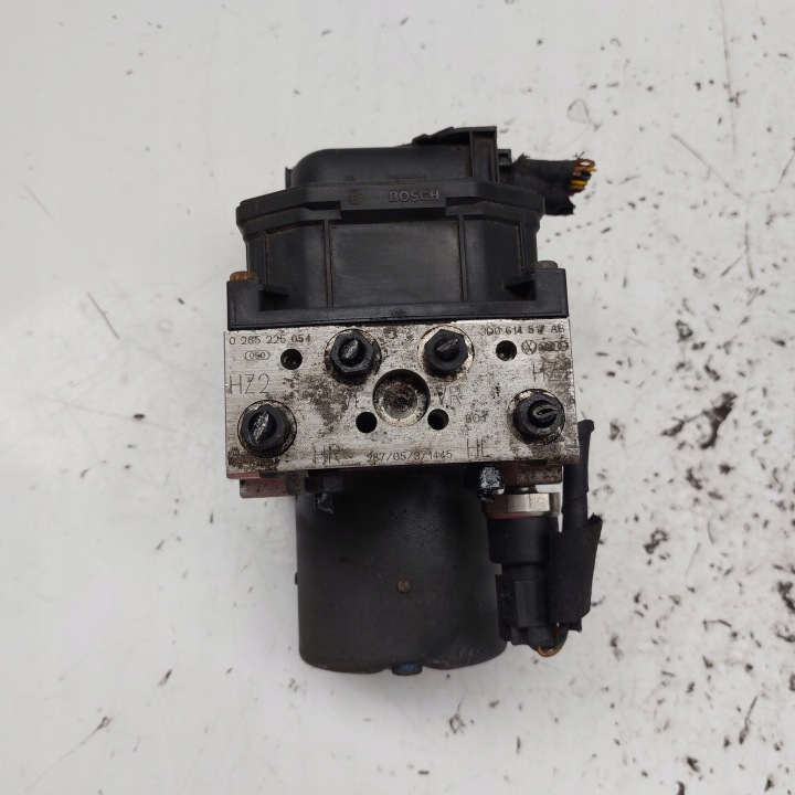 VOLKSWAGEN PHAETON POMPE DE FREIN ABS BOSCH 0265950024