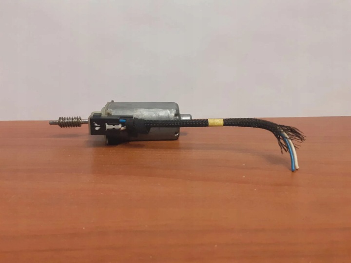 PETIT MOTEUR AVANT GAUCHE SIÈGES MERCEDES-BENZ C (W203) A2038201942 2.15L