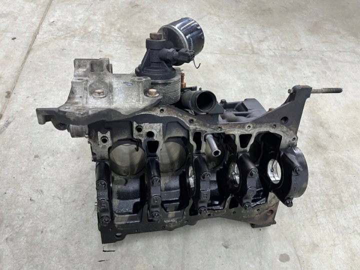 BLOC MOTEUR RENAULT CLIO SCENIC KANGOO NOTE LOGAN SANDERO 1.5 DCI. K9KT766