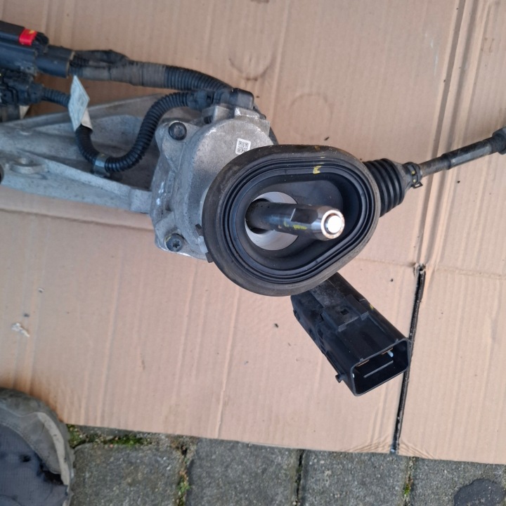 HYUNDAI SANTA FE IV 4 LIFT HYB. 1.6 TGDI LIFT CRÉMAILLÈRE DE DIRECTION 57700C
