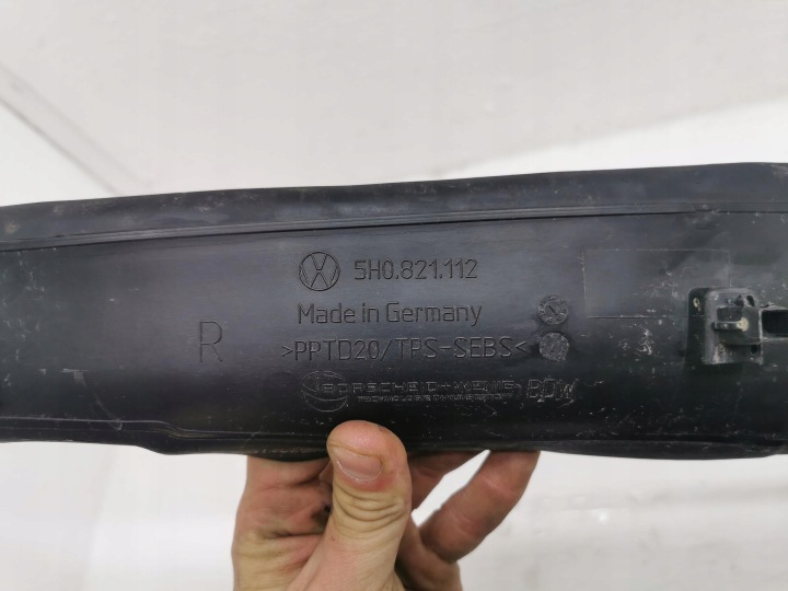 PROTECTION GARDE-BOUE DROIT AVANT VW GOLF VIII 20-24