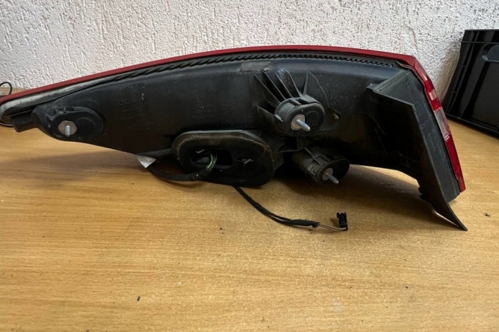 PHARE DROITE ARRIÈRE MERCEDES-BENZ E COUPÉ (C207) A2079060258 3.0L DIESEL