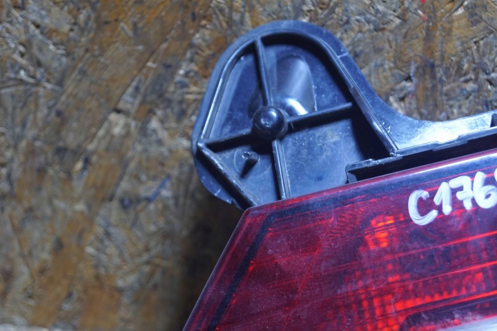 FORD MONDEO MK4 LIFT PHARE GAUCHE ARRIÈRE DANS COUVERCLE DE COFFRE HAYON (C1768)