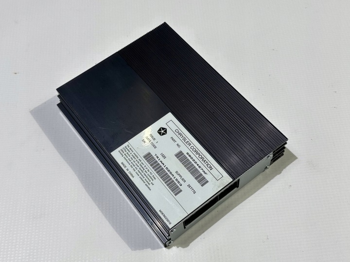 AMPLIFICATEUR MODULE AUDIO SON DODGE CHALLENGER CHARGER 2015+