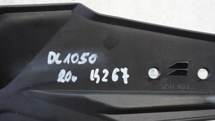 K267 SUZUKI DL 1050 V-STROM 20; GUIDON PROTECTION DLONI 57541-06L0