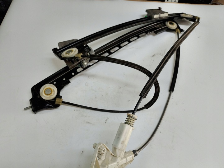MERCEDES CL C216 ÉLÉVATEUR VITRES DROIT AVANT A2167200246KZ EUROPE