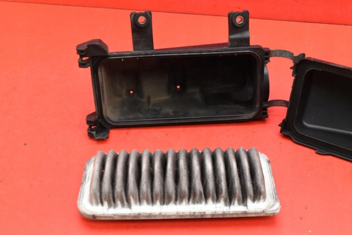 CHÂSSIS FILTRE AIR BS014140-318 TOYOTA YARIS 3 III 1.3 VVTI 99 KM
